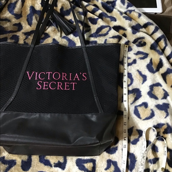 Victoria’s Secrets beach bag - Picture 2 of 5